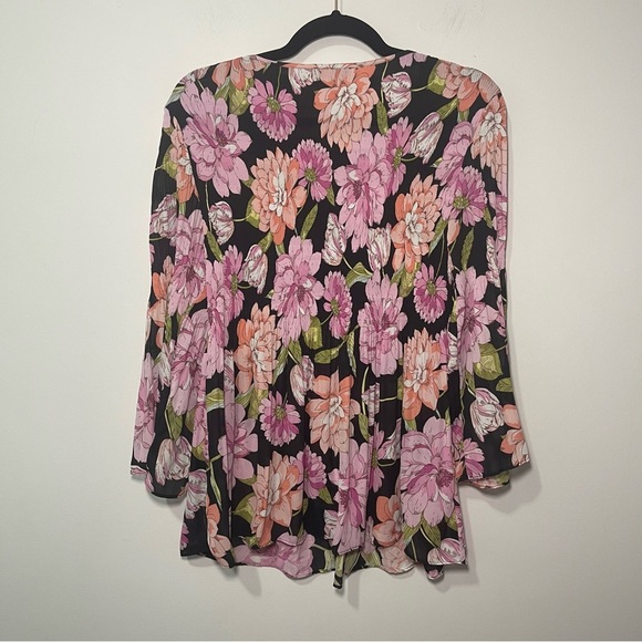 *Sold* Floral & Ivy Women’s Black Pink Floral feminine Blouse Top in M Flowy - Picture 7 of 10